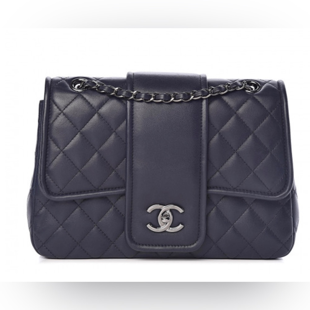 Lambskin Quilted Elementary Chic Flap Navy